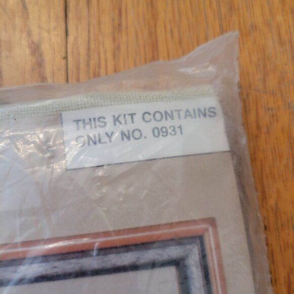 Paragon Creative Needlepoint Crewel Stitchery Kit 0931 Raki‎ Raccoon 1974 - Picture 6 of 8